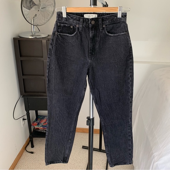 Abercrombie & Fitch Curve Love The Mom High Rise Jean Black Women’s Size 25 0 - Picture 1 of 6